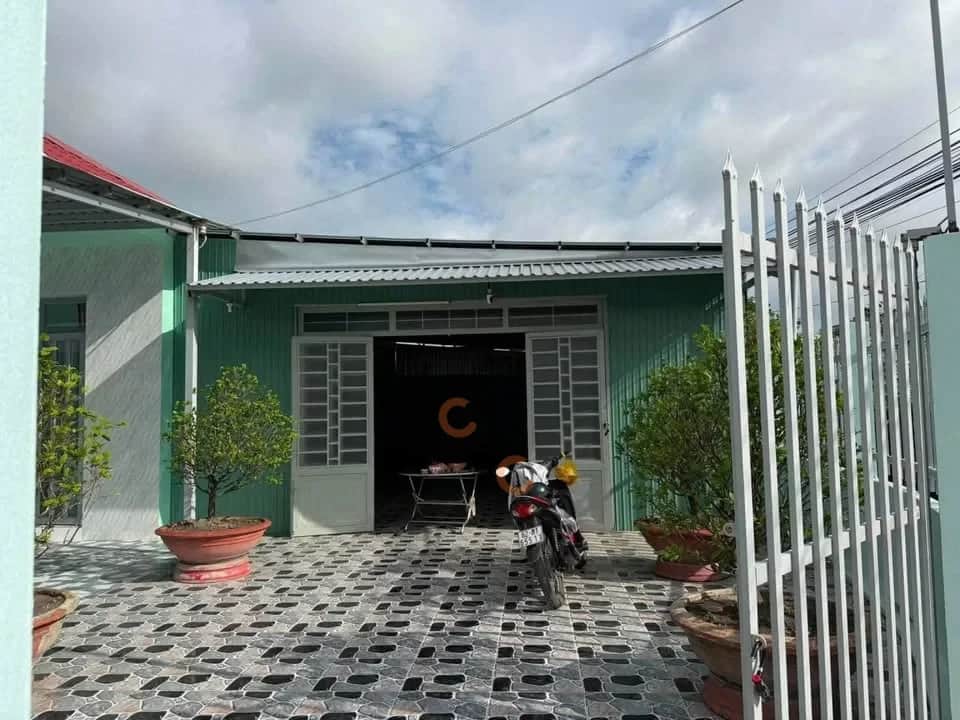 Bán nhà mặt tiền Ấp Giồng Lớn Huyện Cần Giuộc, Long An – 2 phòng ngủ, giá 2.9 tỷ Bán nhà mặt tiền Ấp Giồng Lớn Huyện Cần Giuộc, Long An – 2 phòng ngủ, giá 2.9 tỷ