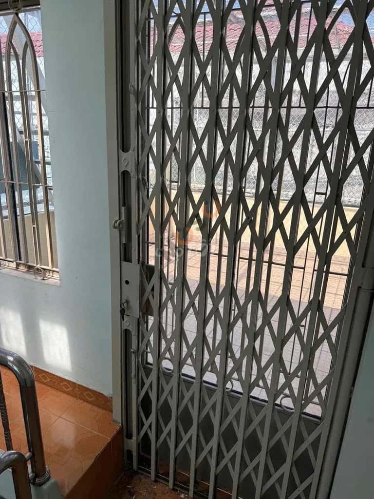 Cho thuê nhà hẻm Đường Minh Phụng Quận 11, TP.HCM – 5 phòng ngủ, giá 28 triệu — Hình 3 Cho thuê nhà hẻm Đường Minh Phụng Quận 11, TP.HCM – 5 phòng ngủ, giá 28 triệu — Hình 3
