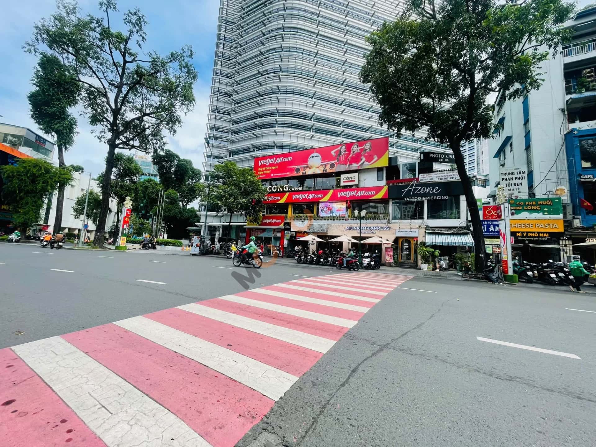 Cho thuê nhà mặt tiền Công Trường Lam Sơn Quận 3, TP.HCM – 1 phòng ngủ, giá 100 triệu — Hình 2 Cho thuê nhà mặt tiền Công Trường Lam Sơn Quận 3, TP.HCM – 1 phòng ngủ, giá 100 triệu — Hình 2