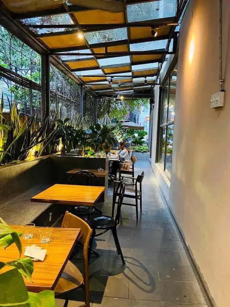 Cho thuê nhà mặt tiền Lê Thánh Tôn Quận 1, TP.HCM – giá 120 triệu — Hình 3 Cho thuê nhà mặt tiền Lê Thánh Tôn Quận 1, TP.HCM – giá 120 triệu — Hình 3