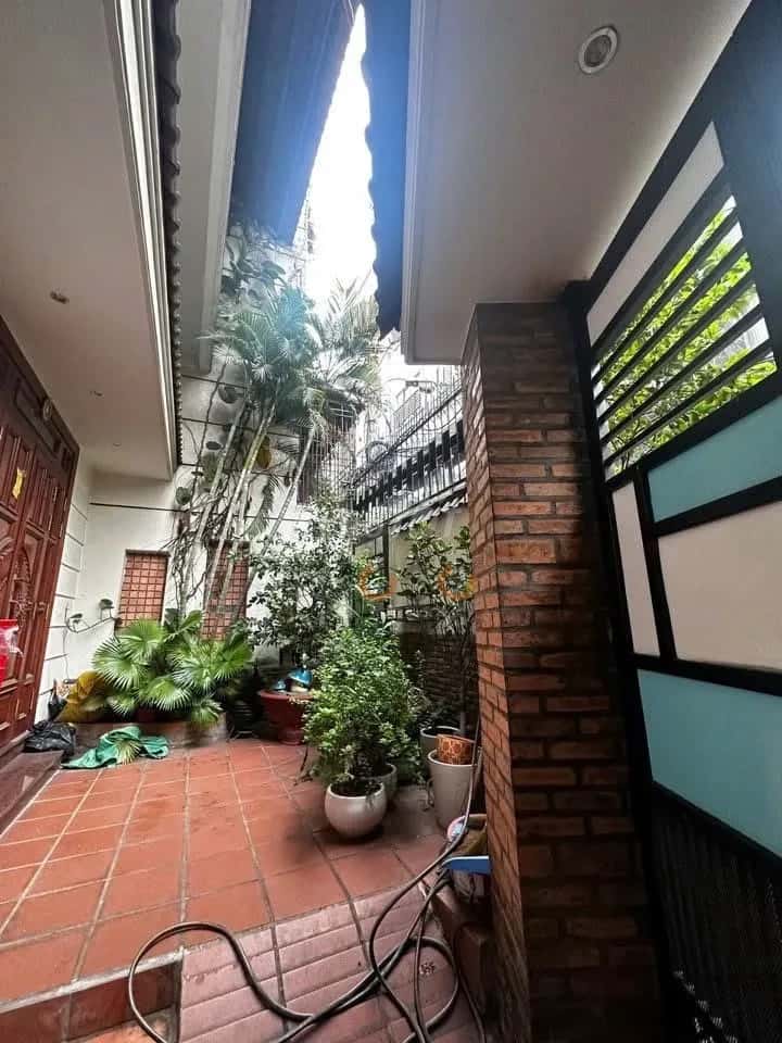 Cho thuê nhà hẻm Cách Mạng Tháng Tám Quận 3, TP.HCM – 6 phòng ngủ, giá 42 triệu — Hình 3 Cho thuê nhà hẻm Cách Mạng Tháng Tám Quận 3, TP.HCM – 6 phòng ngủ, giá 42 triệu — Hình 3