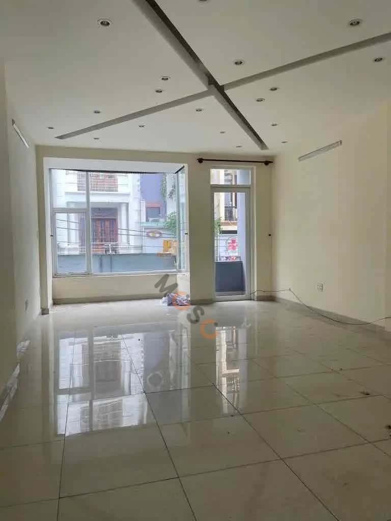 Cho thuê nhà mặt tiền Cách Mạng Tháng Tám Quận 10, Ho Chi Minh – 8 phòng ngủ, giá 55 triệu — Hình 3 Cho thuê nhà mặt tiền Cách Mạng Tháng Tám Quận 10, Ho Chi Minh – 8 phòng ngủ, giá 55 triệu — Hình 3
