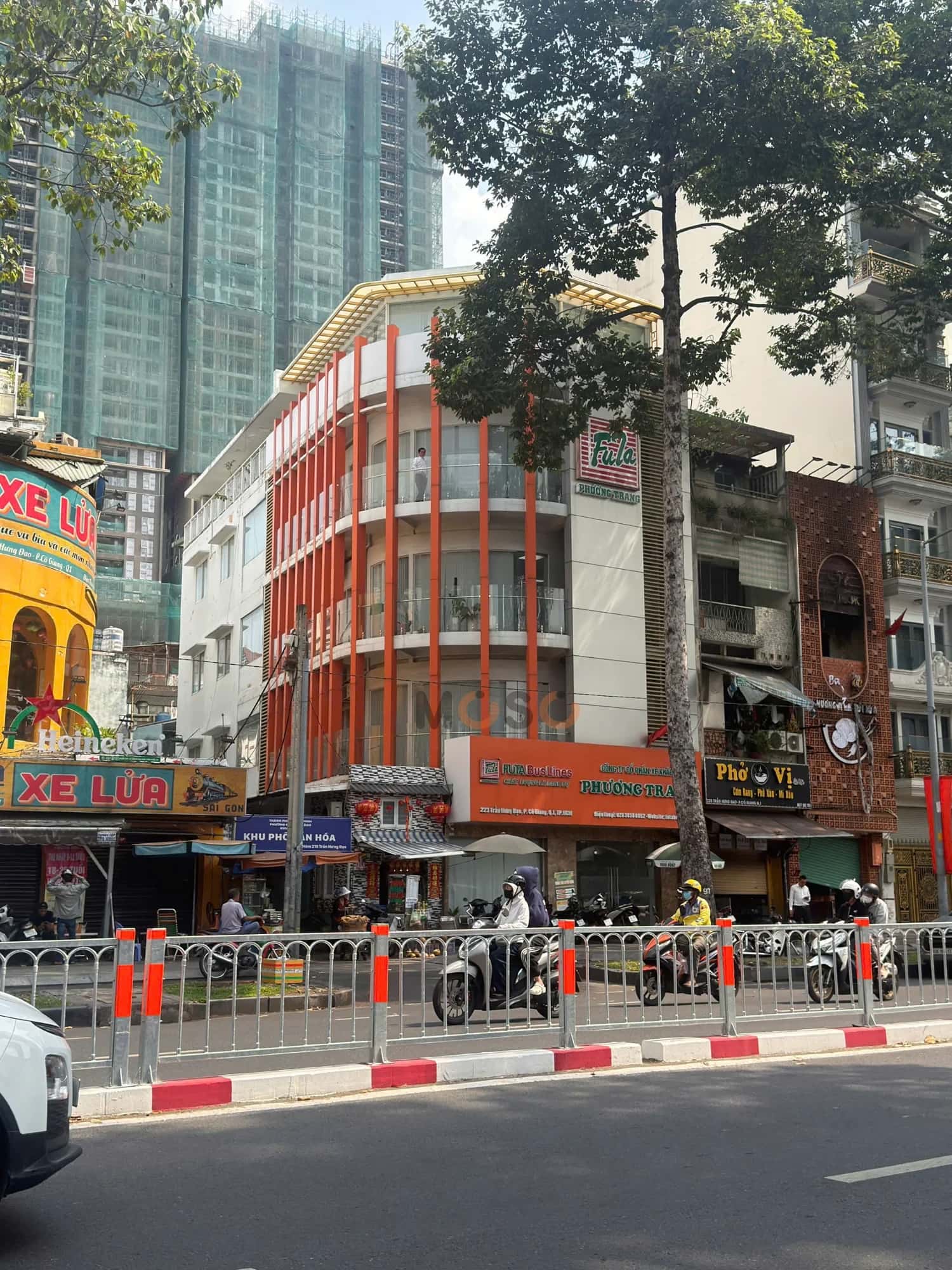Cho thuê nhà mặt tiền Trần Hưng Đạo Quận 1, TP.HCM – 1 phòng ngủ, giá 150 triệu — Hình 2 Cho thuê nhà mặt tiền Trần Hưng Đạo Quận 1, TP.HCM – 1 phòng ngủ, giá 150 triệu — Hình 2