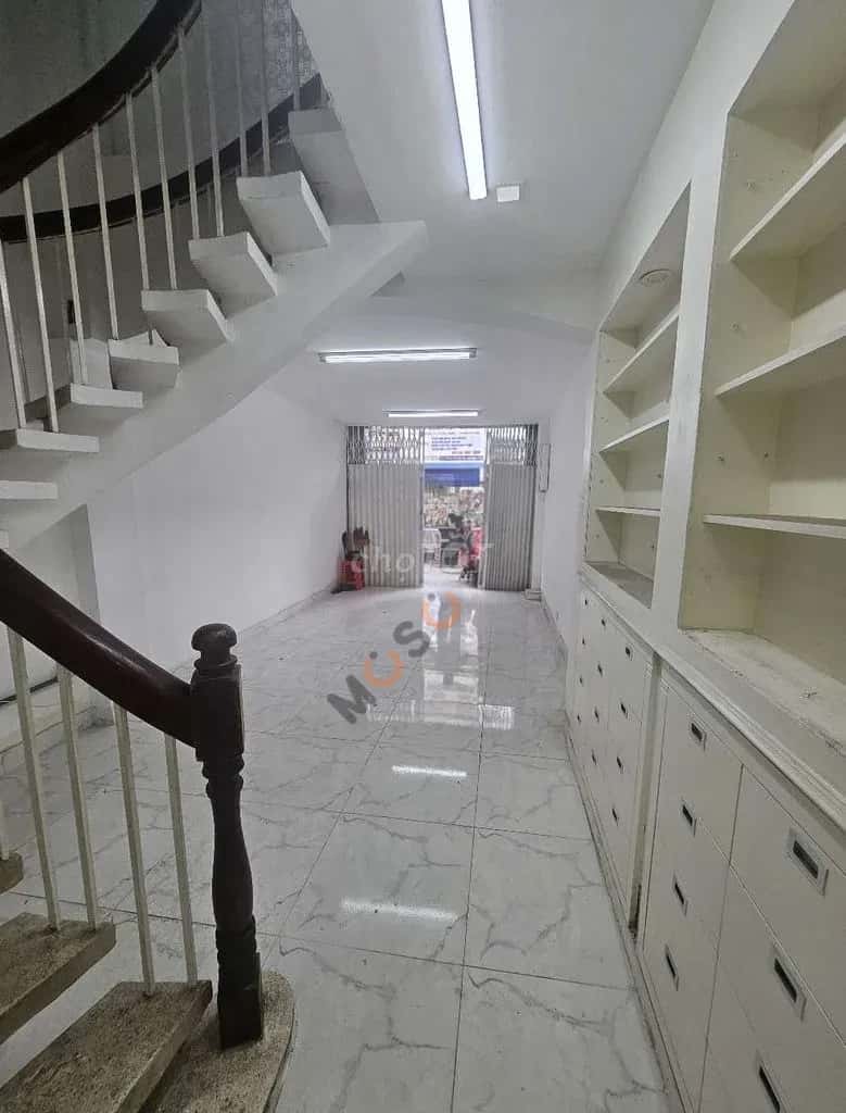 Cho thuê nhà mặt tiền Đường Ngô Quyền Quận 10, TP.HCM – 7 phòng ngủ, giá 26 triệu — Hình 2 Cho thuê nhà mặt tiền Đường Ngô Quyền Quận 10, TP.HCM – 7 phòng ngủ, giá 26 triệu — Hình 2