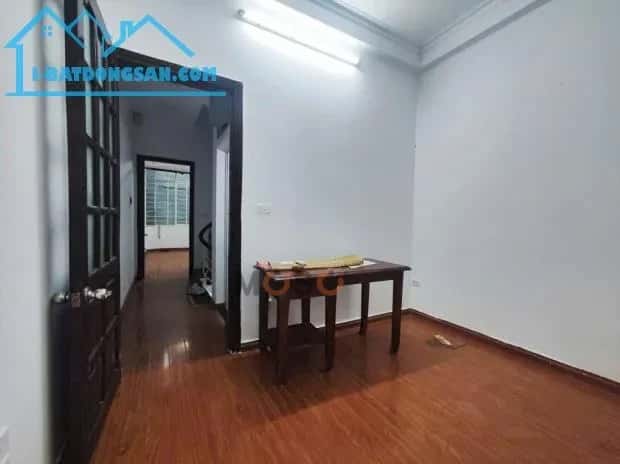 Cho thuê nhà hẻm Đê la Thành Ô Chợ Dừa, Hà Nội – 4 phòng ngủ, giá 12 triệu — Hình 3 Cho thuê nhà hẻm Đê la Thành Ô Chợ Dừa, Hà Nội – 4 phòng ngủ, giá 12 triệu — Hình 3