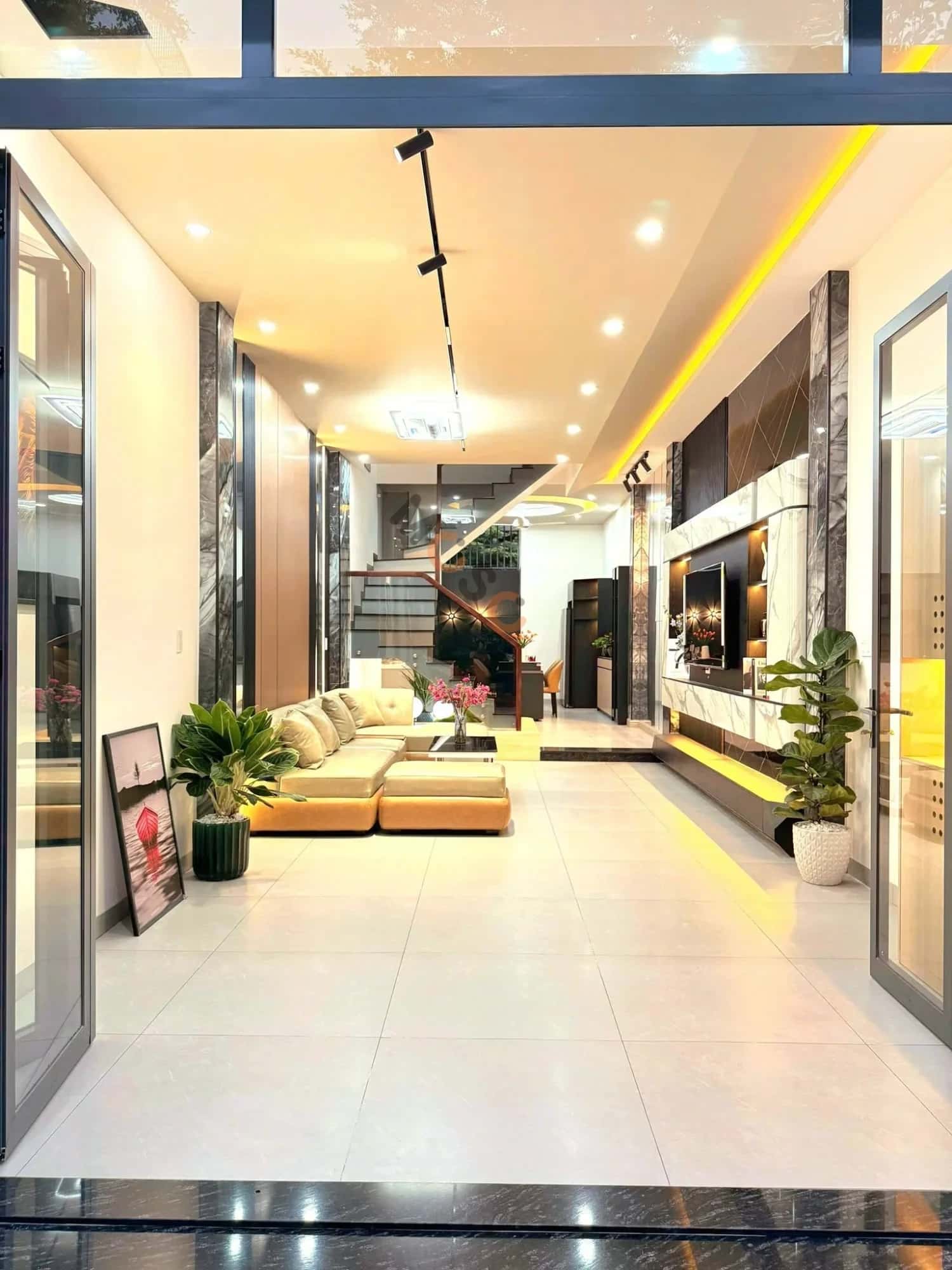 Bán nhà mặt tiền đường N2, khu nhà ở Phú Hồng Đạt Thành phố Thuận An, Bình Dương – 4 phòng ngủ, giá 4.6 tỷ — Hình 2 Bán nhà mặt tiền đường N2, khu nhà ở Phú Hồng Đạt Thành phố Thuận An, Bình Dương – 4 phòng ngủ, giá 4.6 tỷ — Hình 2