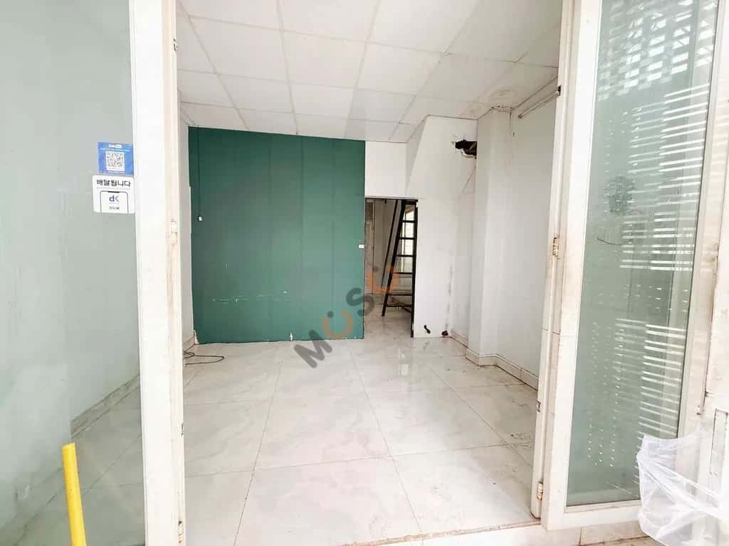 Cho thuê nhà mặt tiền Đường Âu Cơ Quận Tân Phú, TP.HCM – 1 phòng ngủ, giá 5.5 triệu — Hình 2 Cho thuê nhà mặt tiền Đường Âu Cơ Quận Tân Phú, TP.HCM – 1 phòng ngủ, giá 5.5 triệu — Hình 2