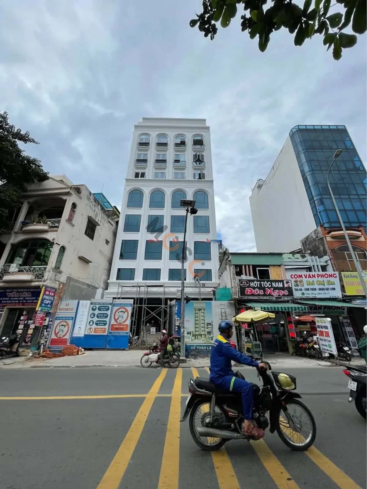 Cho thuê văn phòng Đường Phổ Quang Tân Bình, TP.HCM – giá 550 triệu — Hình 2 Cho thuê văn phòng Đường Phổ Quang Tân Bình, TP.HCM – giá 550 triệu — Hình 2