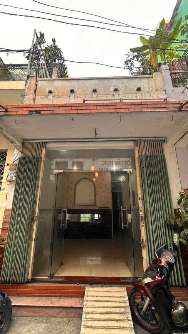 Bán nhà hẻm Lạc Long Quân Quận 11, TP.HCM – 1 phòng ngủ, giá 6.7 tỷ Bán nhà hẻm Lạc Long Quân Quận 11, TP.HCM – 1 phòng ngủ, giá 6.7 tỷ