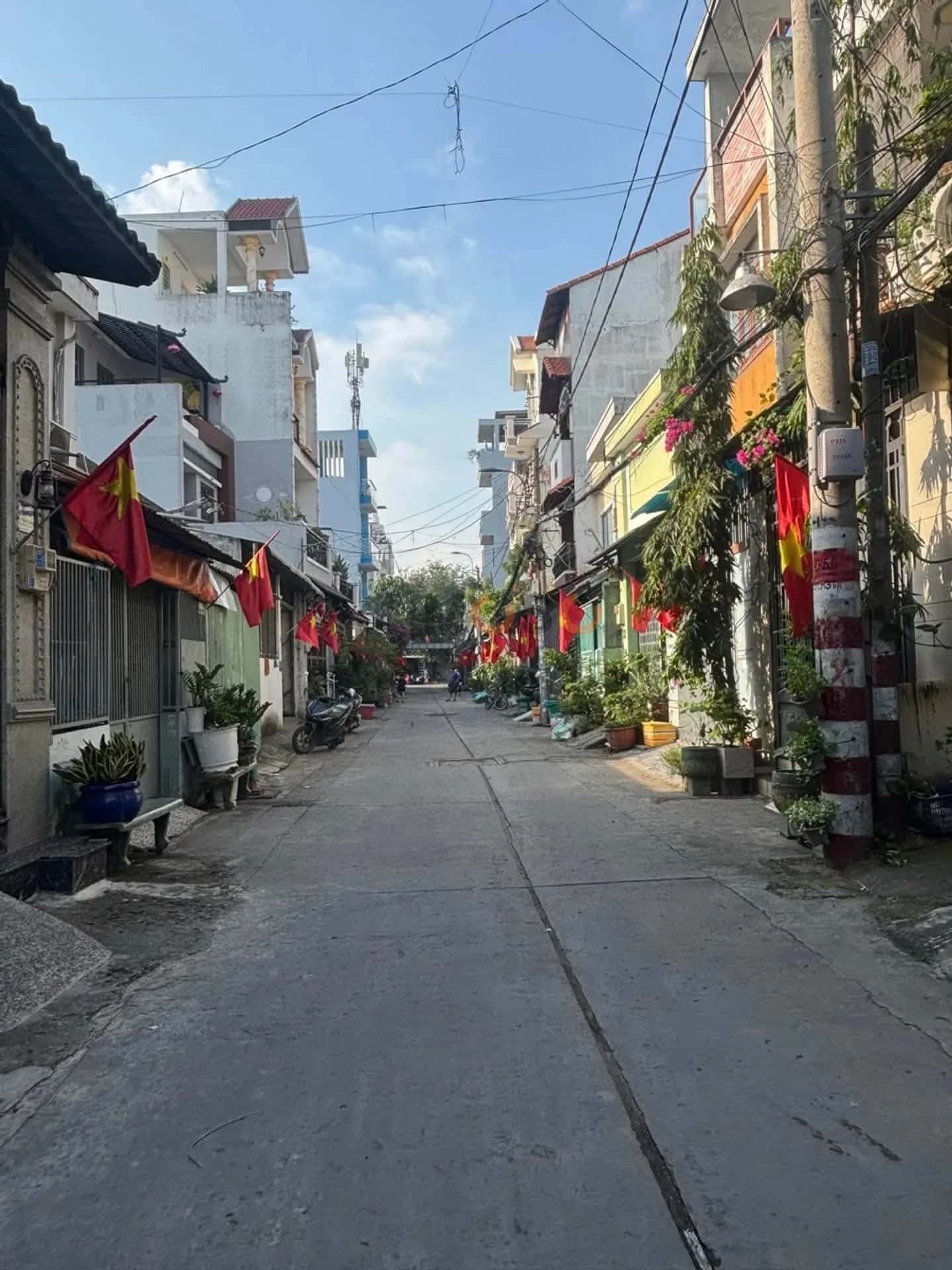Bán nhà mặt tiền Liên Khu 5-6 Quận Bình Tân, TP.HCM – 6 phòng ngủ, giá 7.5 tỷ — Hình 3 Bán nhà mặt tiền Liên Khu 5-6 Quận Bình Tân, TP.HCM – 6 phòng ngủ, giá 7.5 tỷ — Hình 3
