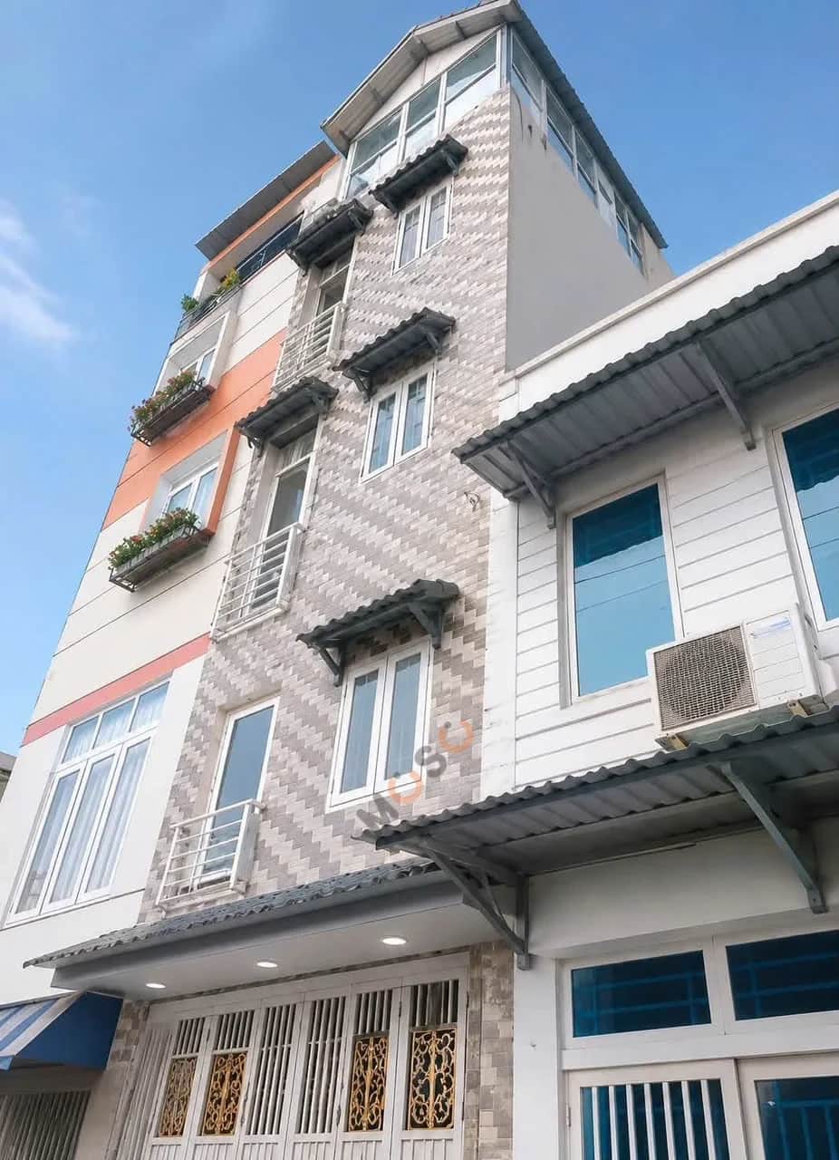 Bán nhà hẻm Hoàng Diệu Quận 4, TP.HCM – 6 phòng ngủ, giá 6.8 tỷ Bán nhà hẻm Hoàng Diệu Quận 4, TP.HCM – 6 phòng ngủ, giá 6.8 tỷ