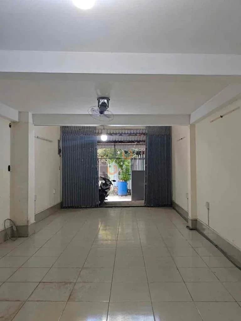Cho thuê nhà hẻm Hà Tôn Quyền Quận 11, TP.HCM – 5 phòng ngủ, giá 13 triệu Cho thuê nhà hẻm Hà Tôn Quyền Quận 11, TP.HCM – 5 phòng ngủ, giá 13 triệu