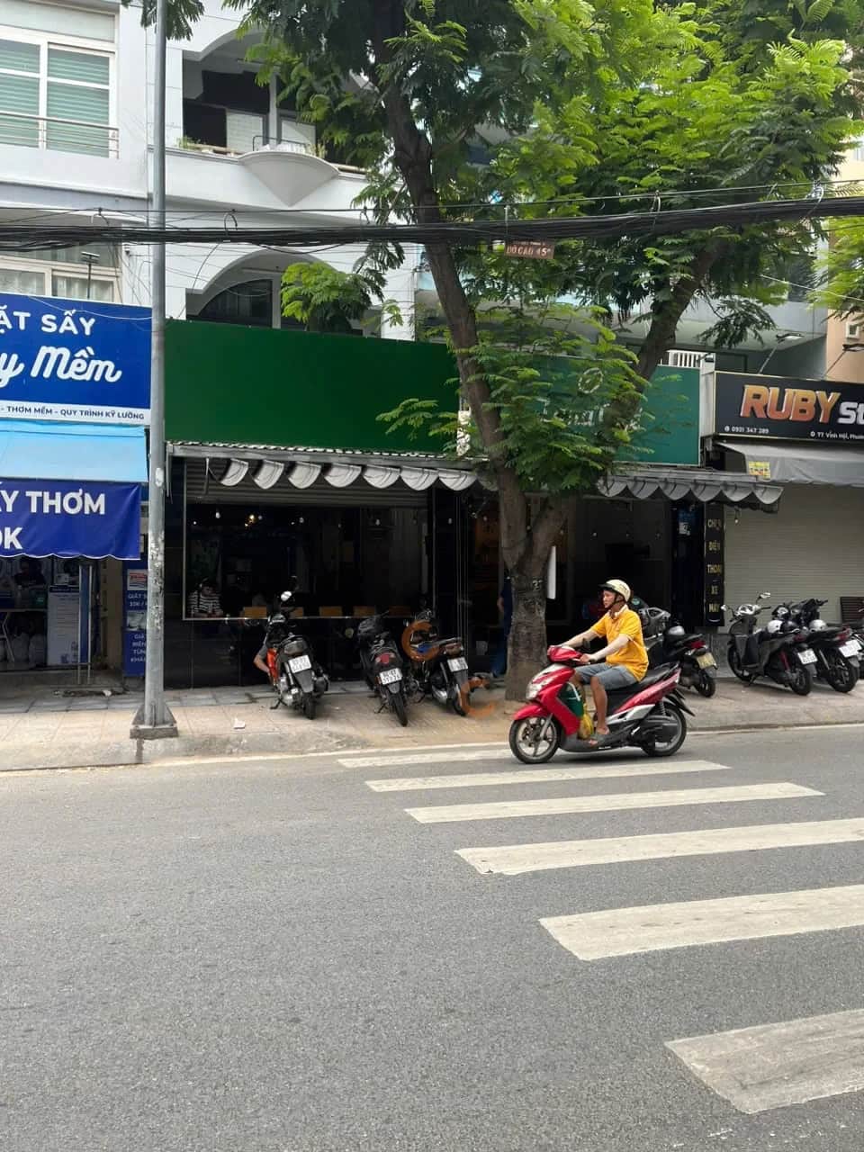 Bán nhà mặt tiền Đường Vĩnh Hội Quận 4, TP.HCM – 6 phòng ngủ, giá 25 tỷ Bán nhà mặt tiền Đường Vĩnh Hội Quận 4, TP.HCM – 6 phòng ngủ, giá 25 tỷ