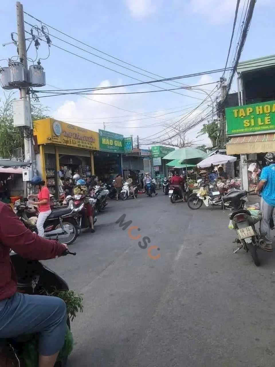 Bán nhà hẻm ấp 7 Huyện Hóc Môn, TP.HCM – 2 phòng ngủ, giá 2.6 tỷ — Hình 2 Bán nhà hẻm ấp 7 Huyện Hóc Môn, TP.HCM – 2 phòng ngủ, giá 2.6 tỷ — Hình 2
