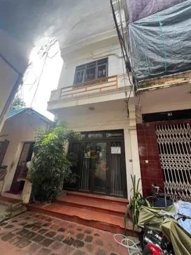 Cho thuê nhà hẻm Đường Nguyễn Văn Cừ Bồ Đề, Hà Nội – 4 phòng ngủ, giá 13 triệu Cho thuê nhà hẻm Đường Nguyễn Văn Cừ Bồ Đề, Hà Nội – 4 phòng ngủ, giá 13 triệu