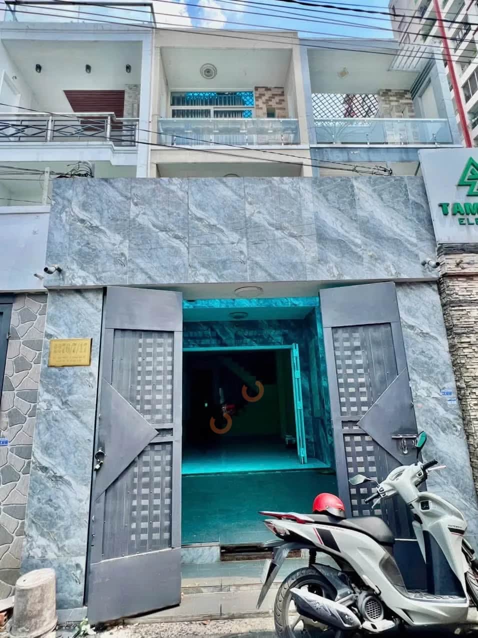 Bán nhà hẻm Quốc Lộ 1 Quận 12, TP.HCM – 5 phòng ngủ, giá 5.7 tỷ Bán nhà hẻm Quốc Lộ 1 Quận 12, TP.HCM – 5 phòng ngủ, giá 5.7 tỷ
