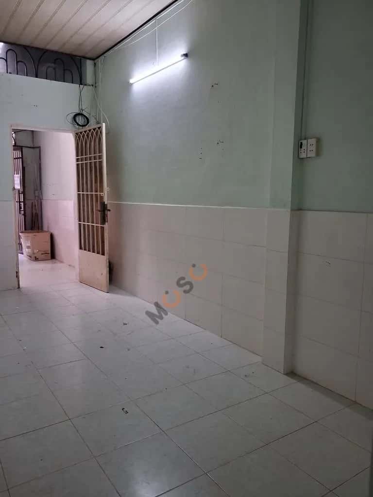 Cho thuê nhà hẻm Cách Mạng Tháng Tám Quận 3, Ho Chi Minh – 3 phòng ngủ, giá 8 triệu — Hình 3 Cho thuê nhà hẻm Cách Mạng Tháng Tám Quận 3, Ho Chi Minh – 3 phòng ngủ, giá 8 triệu — Hình 3