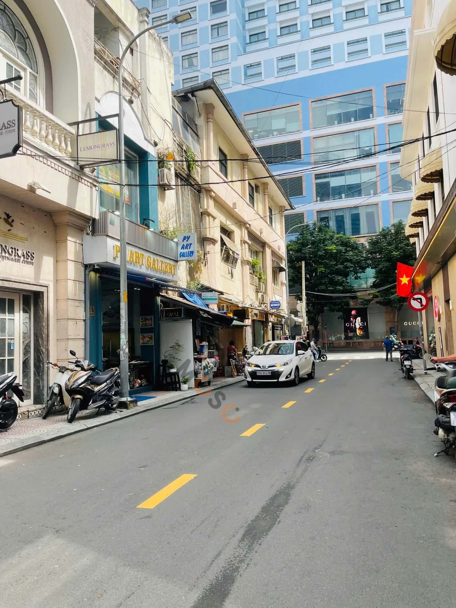 Cho thuê nhà mặt tiền Nguyễn Thiệp Quận 1, TP.HCM – 1 phòng ngủ, giá 100 triệu — Hình 2 Cho thuê nhà mặt tiền Nguyễn Thiệp Quận 1, TP.HCM – 1 phòng ngủ, giá 100 triệu — Hình 2