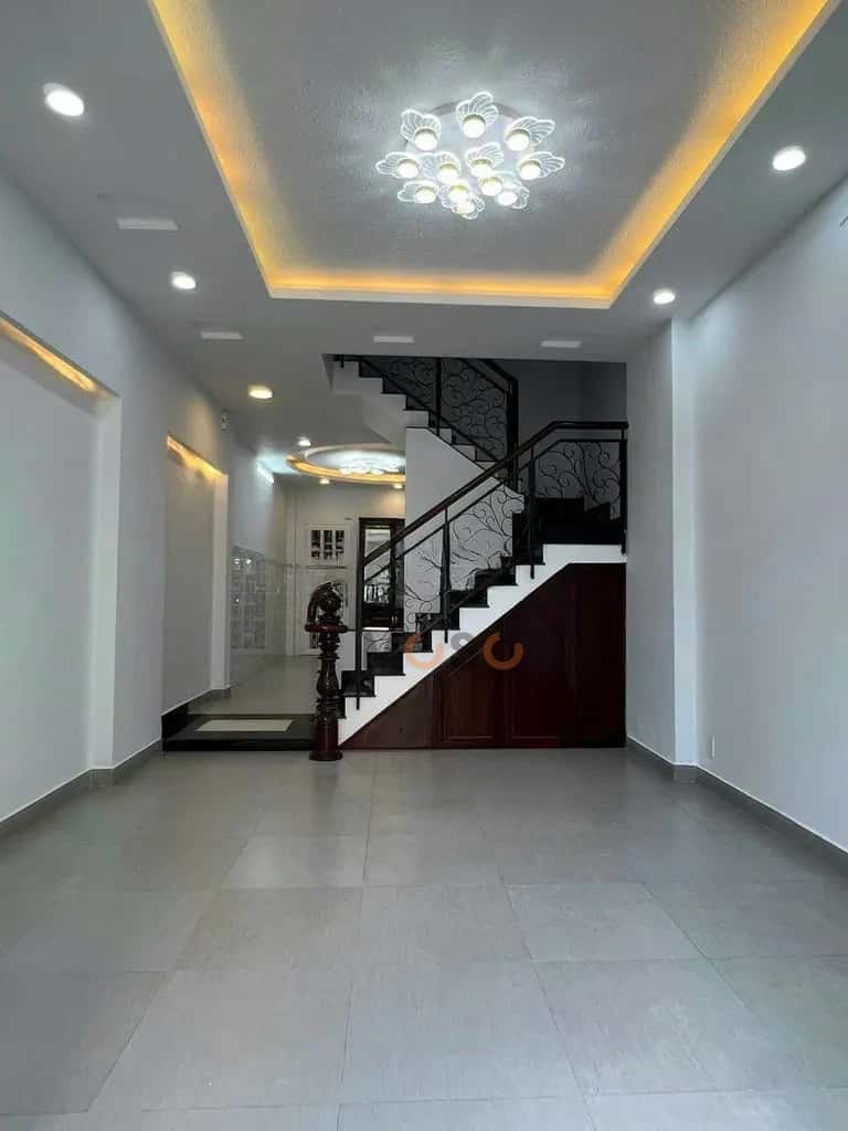 Cho thuê nhà mặt tiền Đường Ba Vì Quận 10, TP.HCM – 5 phòng ngủ, giá 28 triệu — Hình 2 Cho thuê nhà mặt tiền Đường Ba Vì Quận 10, TP.HCM – 5 phòng ngủ, giá 28 triệu — Hình 2
