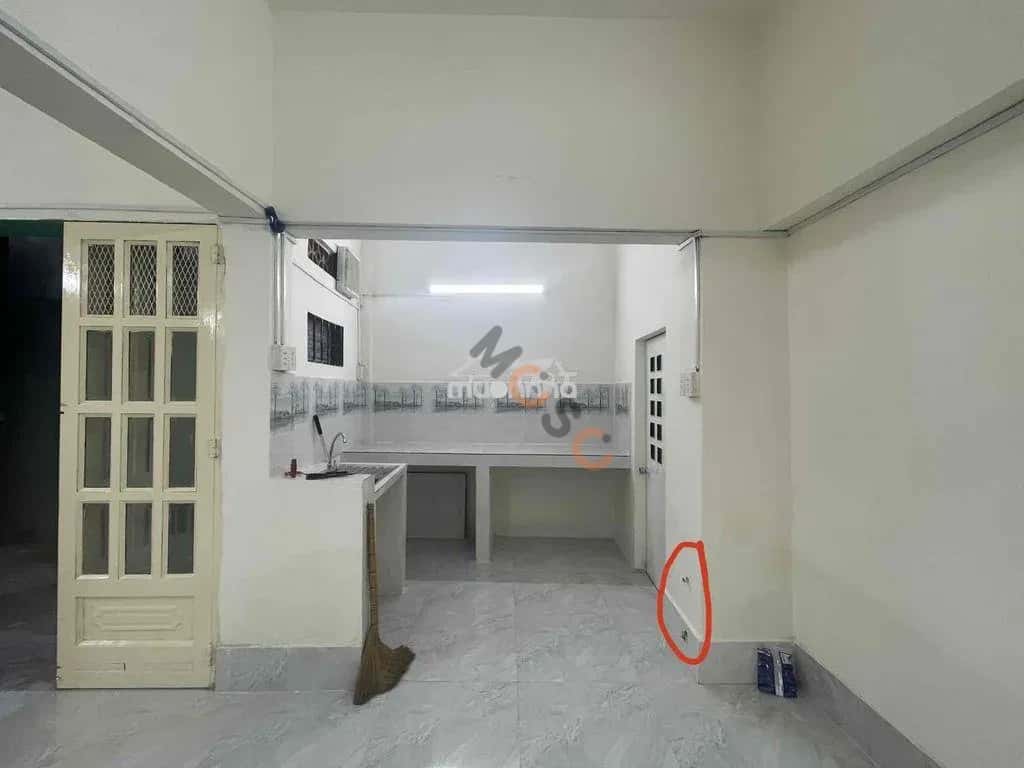 Cho thuê nhà hẻm Đường Hoàng Diệu Quận 4, TP.HCM – 2 phòng ngủ, giá 12 triệu — Hình 3 Cho thuê nhà hẻm Đường Hoàng Diệu Quận 4, TP.HCM – 2 phòng ngủ, giá 12 triệu — Hình 3