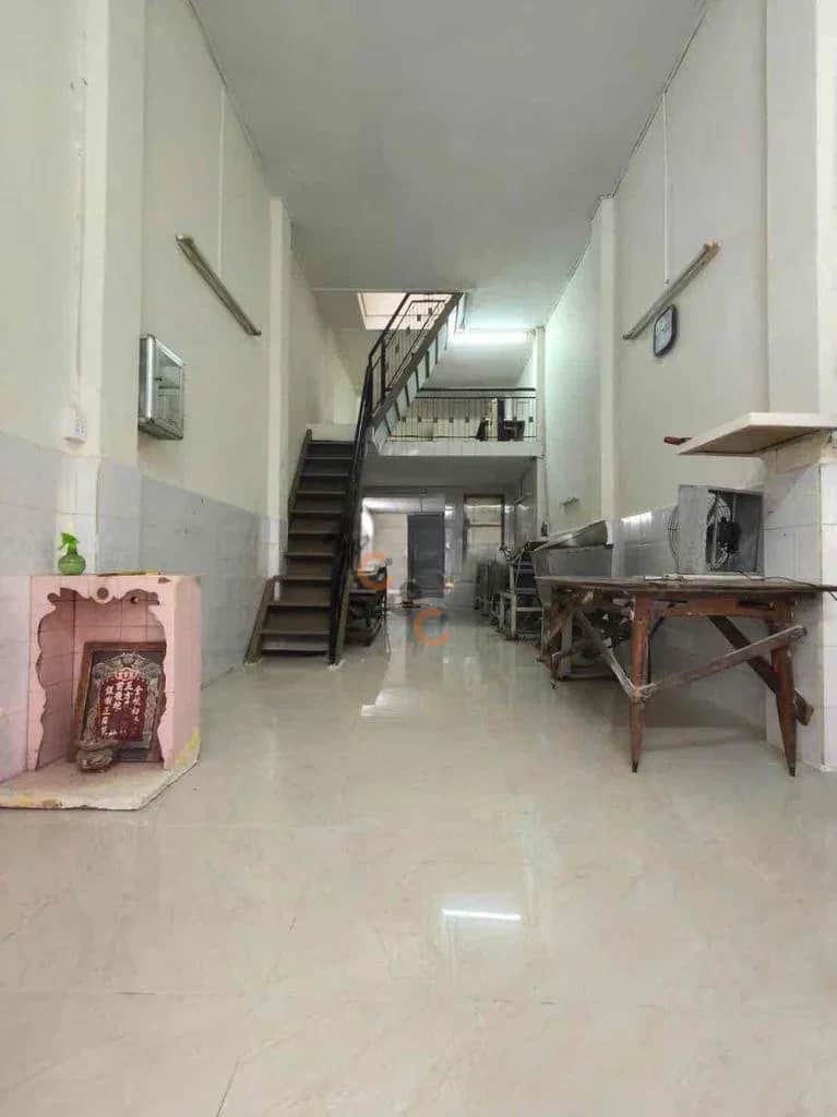 Cho thuê nhà hẻm Lãnh Binh Thăng Quận 11, TP.HCM – 3 phòng ngủ, giá 10 triệu Cho thuê nhà hẻm Lãnh Binh Thăng Quận 11, TP.HCM – 3 phòng ngủ, giá 10 triệu