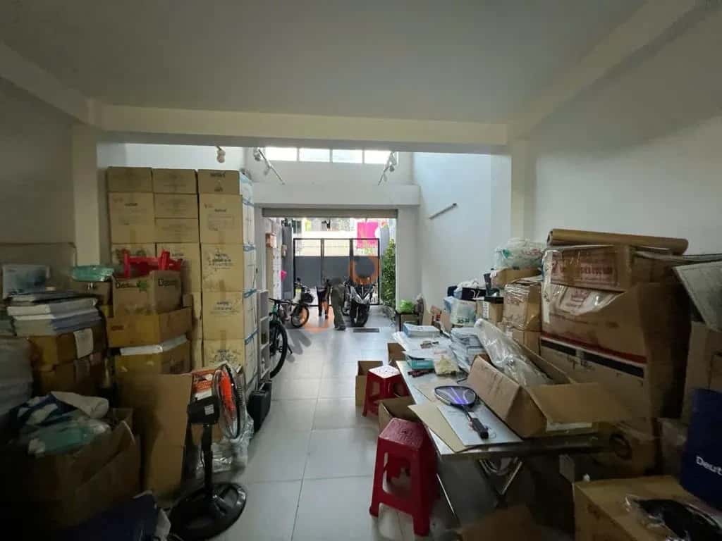 Cho thuê nhà hẻm Đường Ba Vì Quận 10, TP.HCM – 7 phòng ngủ, giá 25 triệu — Hình 3 Cho thuê nhà hẻm Đường Ba Vì Quận 10, TP.HCM – 7 phòng ngủ, giá 25 triệu — Hình 3