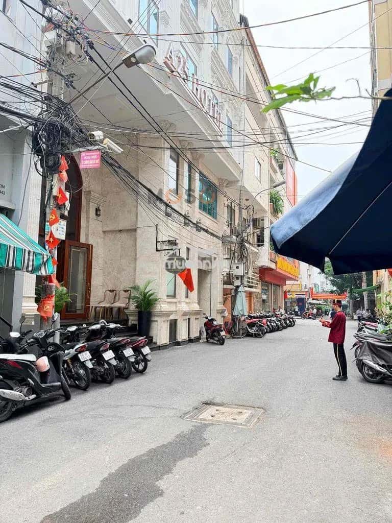 Cho thuê nhà hẻm Đường Lê Thị Hồng Gấm Quận 1, TP.HCM – 5 phòng ngủ, giá 68 triệu — Hình 3 Cho thuê nhà hẻm Đường Lê Thị Hồng Gấm Quận 1, TP.HCM – 5 phòng ngủ, giá 68 triệu — Hình 3