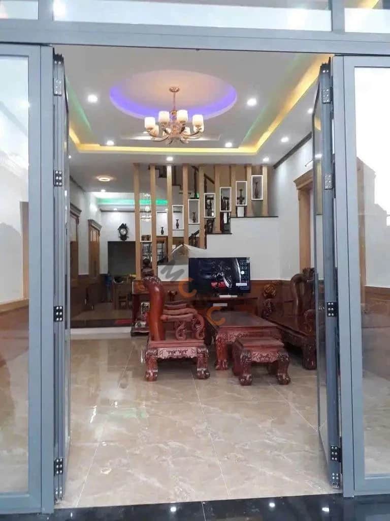 Cho thuê nhà hẻm Dĩ An, Binh Duong – 4 phòng ngủ, giá 12 triệu Cho thuê nhà hẻm Dĩ An, Binh Duong – 4 phòng ngủ, giá 12 triệu