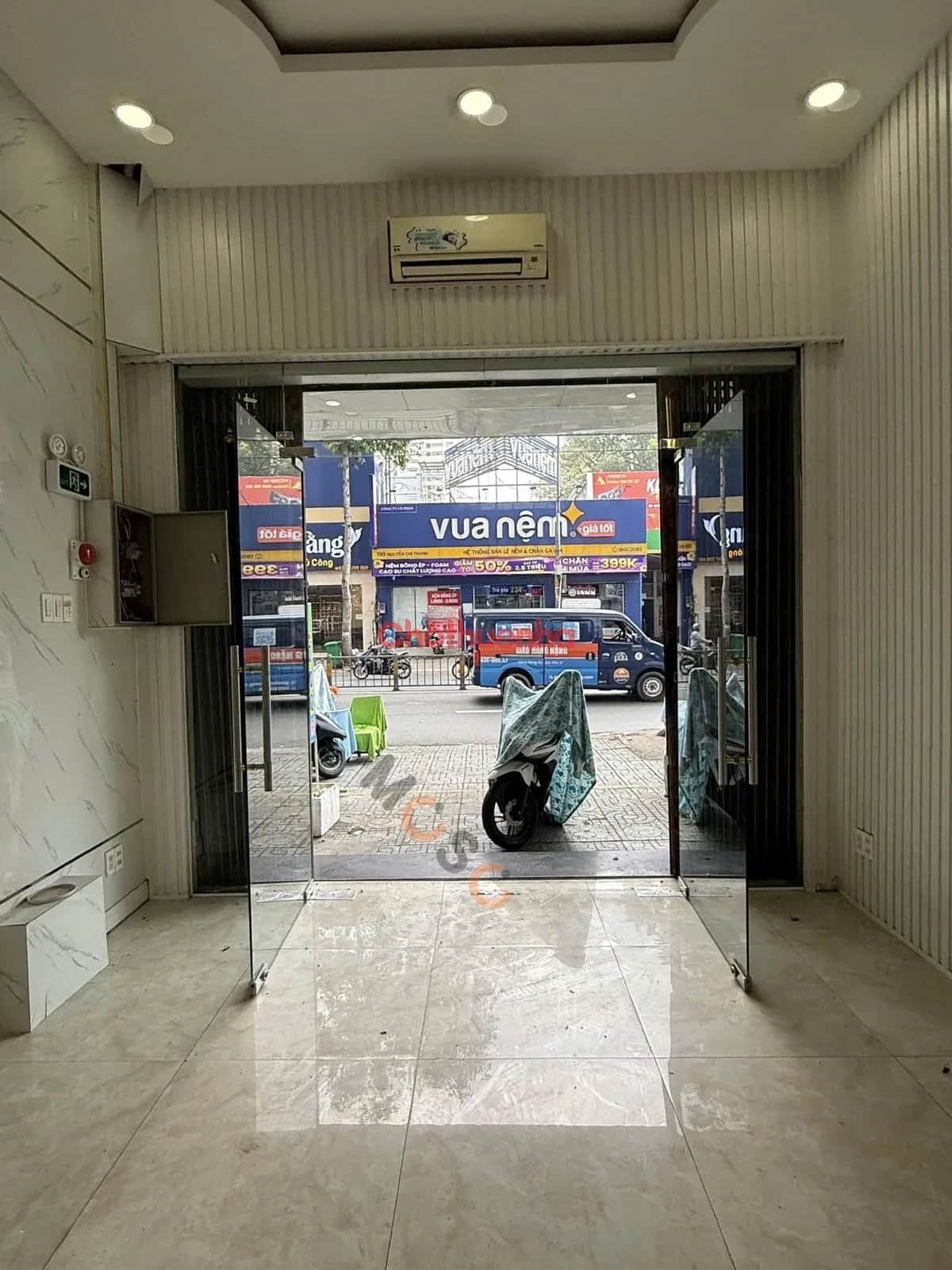 Cho thuê nhà mặt tiền Đường Nguyễn Chí Thanh Quận 10, TP.HCM – giá 55 triệu Cho thuê nhà mặt tiền Đường Nguyễn Chí Thanh Quận 10, TP.HCM – giá 55 triệu