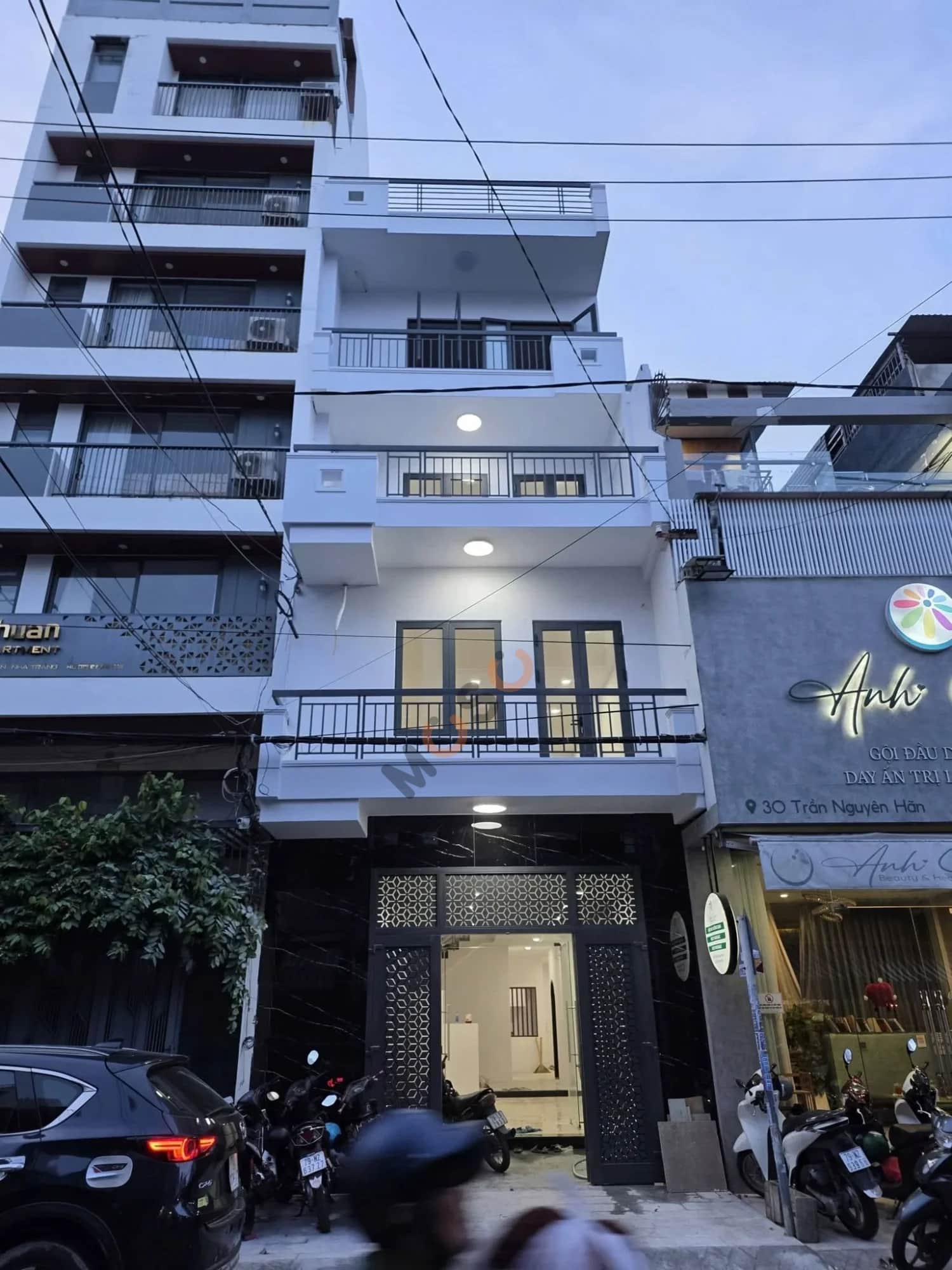 Bán nhà mặt tiền Trần Nguyên Hãn Thành phố Nha Trang, Khánh Hòa – 10 phòng ngủ, giá 24 tỷ Bán nhà mặt tiền Trần Nguyên Hãn Thành phố Nha Trang, Khánh Hòa – 10 phòng ngủ, giá 24 tỷ