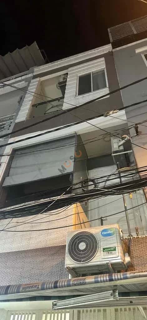 Cho thuê nhà mặt tiền Đường Hoàng Diệu Quận 4, TP.HCM – 1 phòng ngủ, giá 4 triệu — Hình 3 Cho thuê nhà mặt tiền Đường Hoàng Diệu Quận 4, TP.HCM – 1 phòng ngủ, giá 4 triệu — Hình 3
