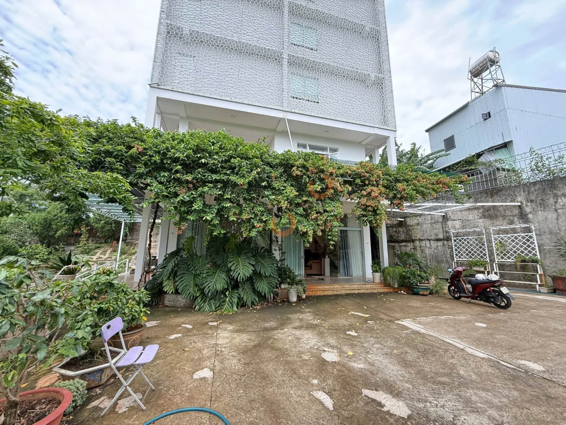 Bán nhà mặt tiền Y Ngông Thành phố Buôn Ma Thuột, Đắk Lắk – 10 phòng ngủ, giá 17 tỷ Bán nhà mặt tiền Y Ngông Thành phố Buôn Ma Thuột, Đắk Lắk – 10 phòng ngủ, giá 17 tỷ