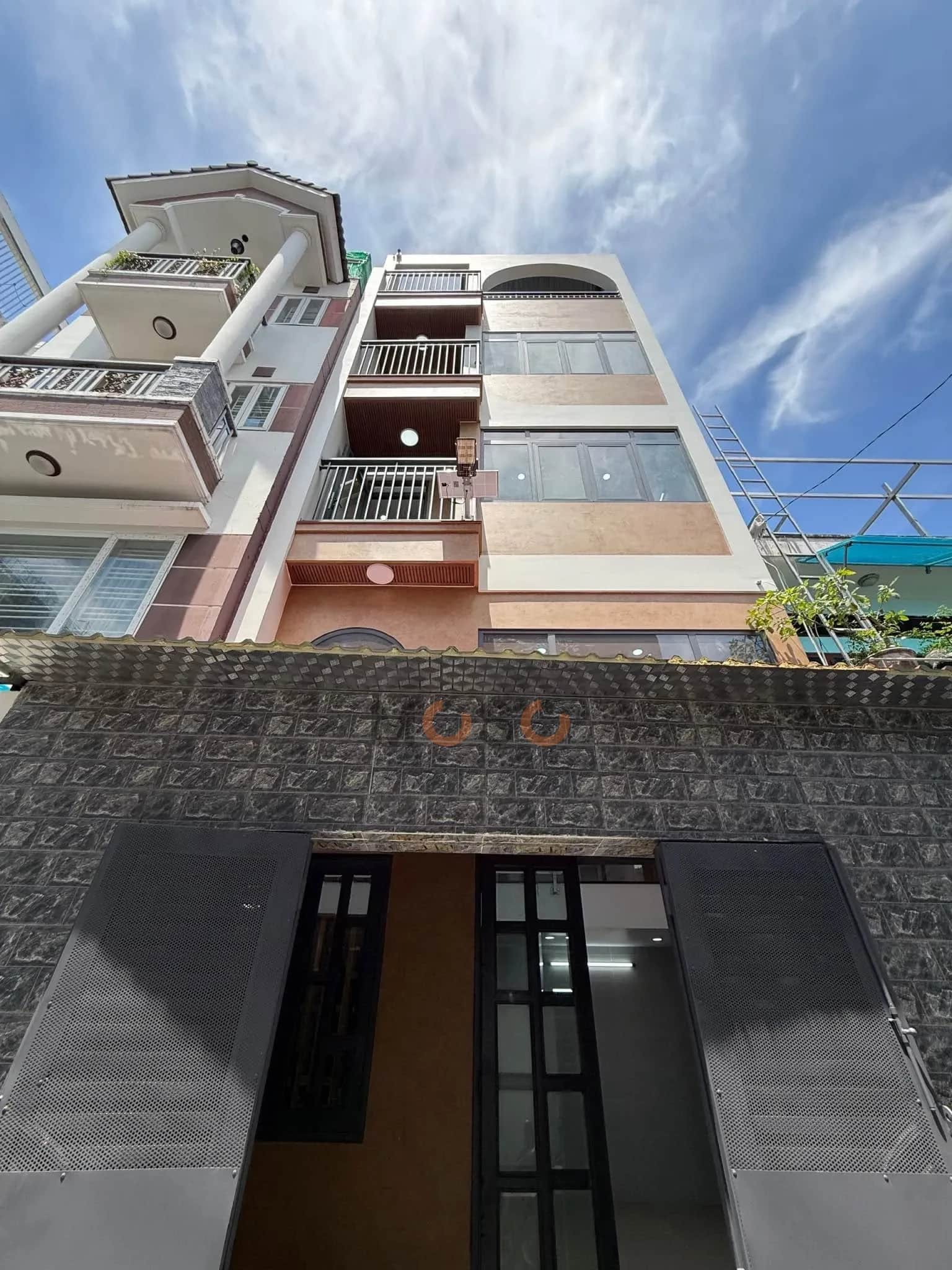 Bán nhà hẻm Nguyên Hồng Quận Gò Vấp, TP.HCM – 6 phòng ngủ, giá 9.3 tỷ Bán nhà hẻm Nguyên Hồng Quận Gò Vấp, TP.HCM – 6 phòng ngủ, giá 9.3 tỷ