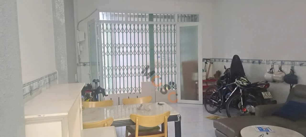 Bán nhà hẻm Lạc Long Quân Quận Tân Bình, TP.HCM – 2 phòng ngủ, giá 4.5 tỷ — Hình 2 Bán nhà hẻm Lạc Long Quân Quận Tân Bình, TP.HCM – 2 phòng ngủ, giá 4.5 tỷ — Hình 2