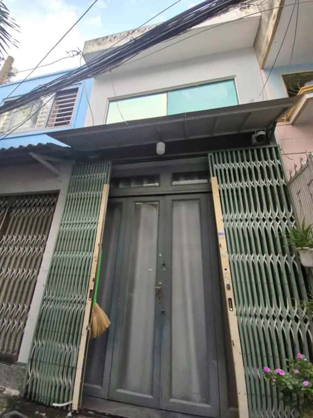 Bán nhà hẻm Lạc Long Quân Quận Tân Bình, TP.HCM – 2 phòng ngủ, giá 2.9 tỷ Bán nhà hẻm Lạc Long Quân Quận Tân Bình, TP.HCM – 2 phòng ngủ, giá 2.9 tỷ