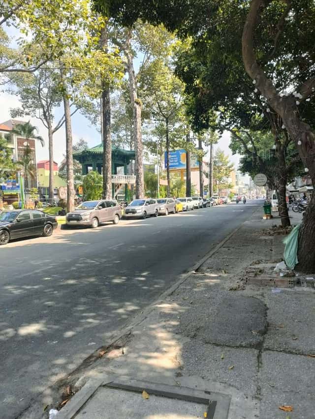 Bán nhà mặt tiền Hùng Vương Quận 5, TP.HCM – giá 22.5 tỷ Bán nhà mặt tiền Hùng Vương Quận 5, TP.HCM – giá 22.5 tỷ