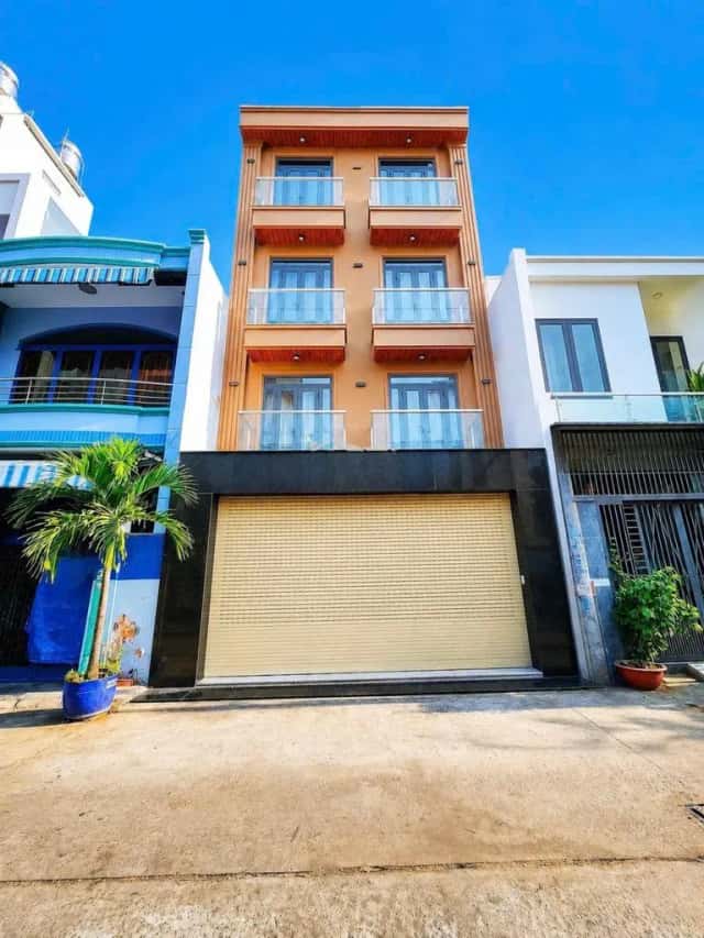 Cho thuê nhà mặt tiền Lạc Long Quân Quận Tân Bình, TP.HCM – 5 phòng ngủ, giá 24 triệu Cho thuê nhà mặt tiền Lạc Long Quân Quận Tân Bình, TP.HCM – 5 phòng ngủ, giá 24 triệu