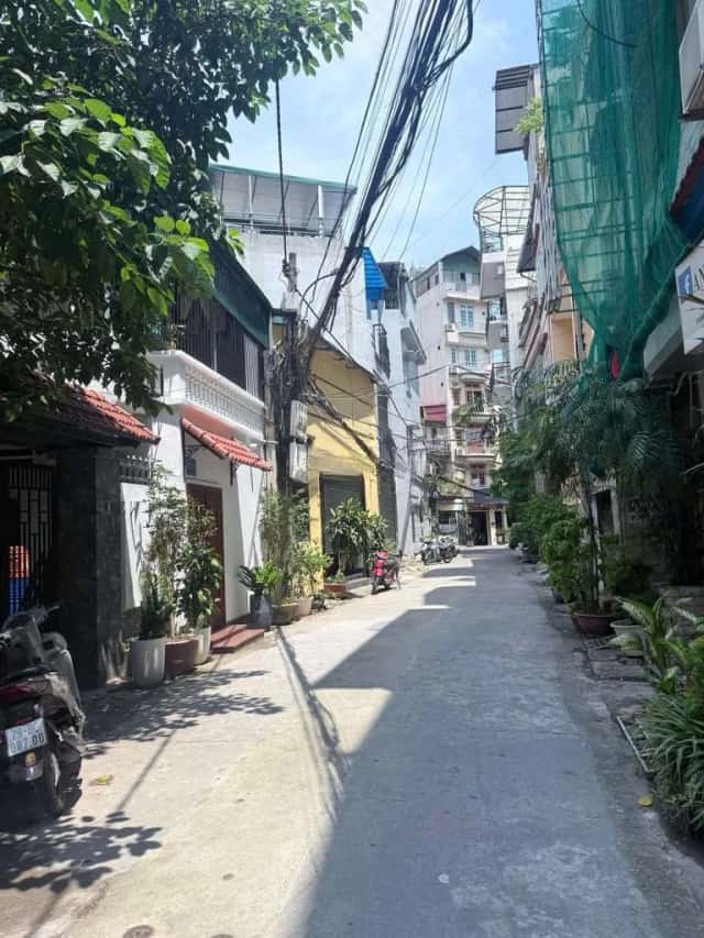 Cho thuê nhà hẻm Phố Bồ Đề Bồ Đề, Hà Nội – 1 phòng ngủ, giá 6 triệu Cho thuê nhà hẻm Phố Bồ Đề Bồ Đề, Hà Nội – 1 phòng ngủ, giá 6 triệu
