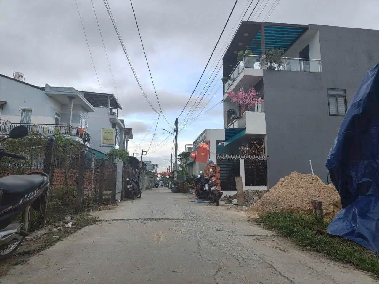 Bán đất hẻm 7 đường Nguyễn Hữu Cảnh, khu phố Hưng Phước Thành phố Thuận An, Bình Dương – giá 2.9 tỷ Bán đất hẻm 7 đường Nguyễn Hữu Cảnh, khu phố Hưng Phước Thành phố Thuận An, Bình Dương – giá 2.9 tỷ