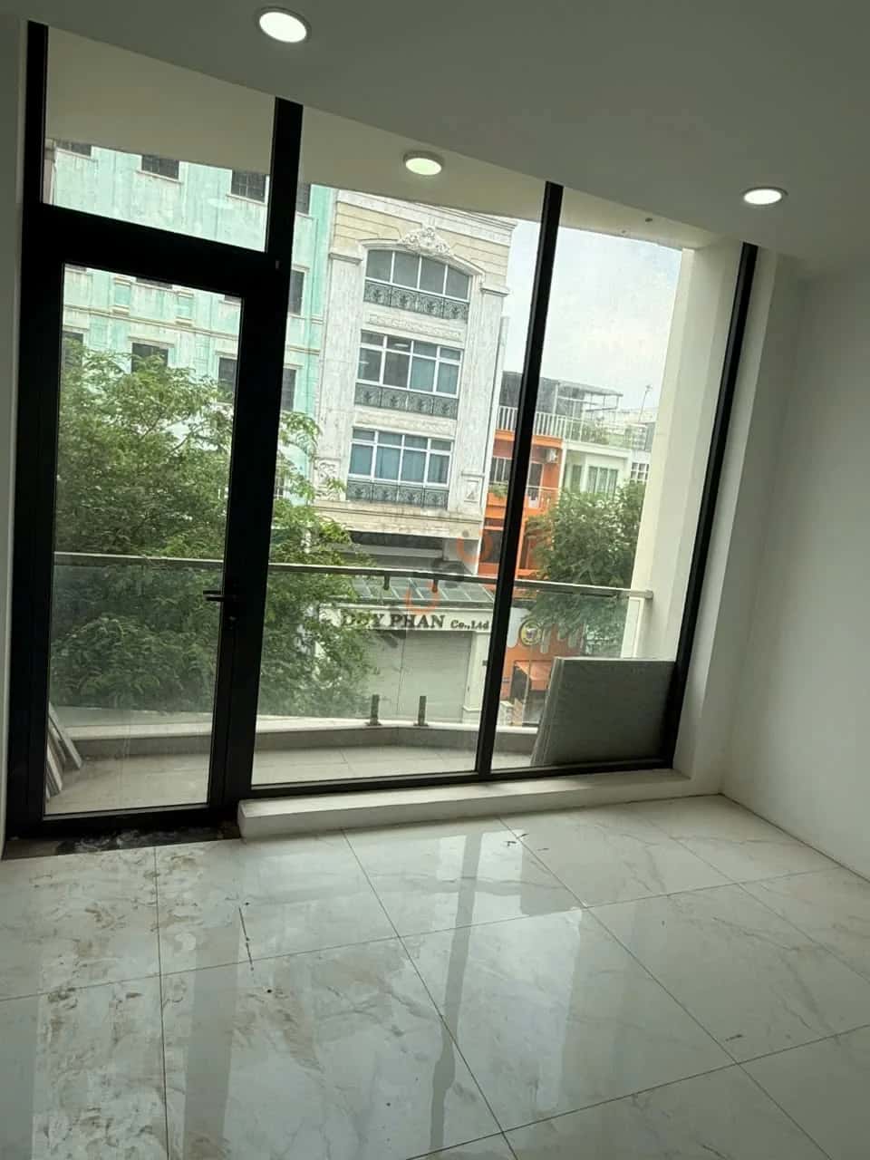 Cho thuê nhà mặt tiền sư vạn hạnh  Quận 10, TP.HCM – giá 10 triệu