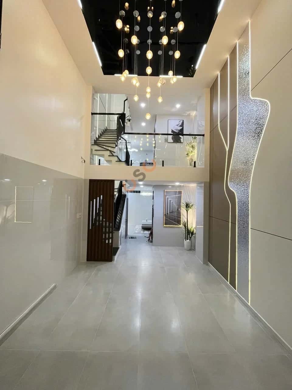 Bán nhà hẻm 106B/125 Lạc Long Quân Quận 11, TP.HCM – 4 phòng ngủ, giá 8.7 tỷ — Hình 2 Bán nhà hẻm 106B/125 Lạc Long Quân Quận 11, TP.HCM – 4 phòng ngủ, giá 8.7 tỷ — Hình 2