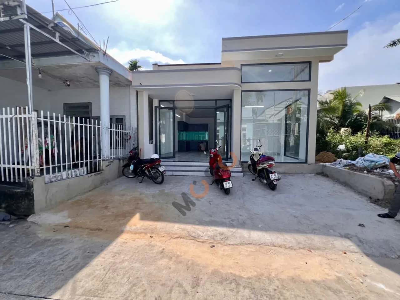 Bán nhà hẻm Đường Nguyễn Đức Thuận Thành phố Thủ Dầu Một, Bình Dương – 2 phòng ngủ, giá 2.8 tỷ Bán nhà hẻm Đường Nguyễn Đức Thuận Thành phố Thủ Dầu Một, Bình Dương – 2 phòng ngủ, giá 2.8 tỷ