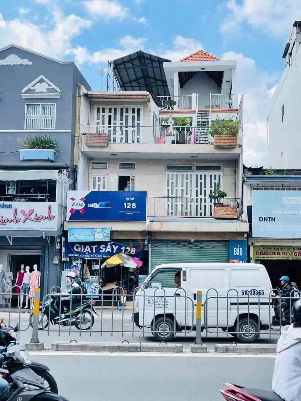 Bán nhà mặt tiền Hoàng Văn Thụ Quận Phú Nhuận, TP.HCM – 6 phòng ngủ, giá 60 tỷ Bán nhà mặt tiền Hoàng Văn Thụ Quận Phú Nhuận, TP.HCM – 6 phòng ngủ, giá 60 tỷ