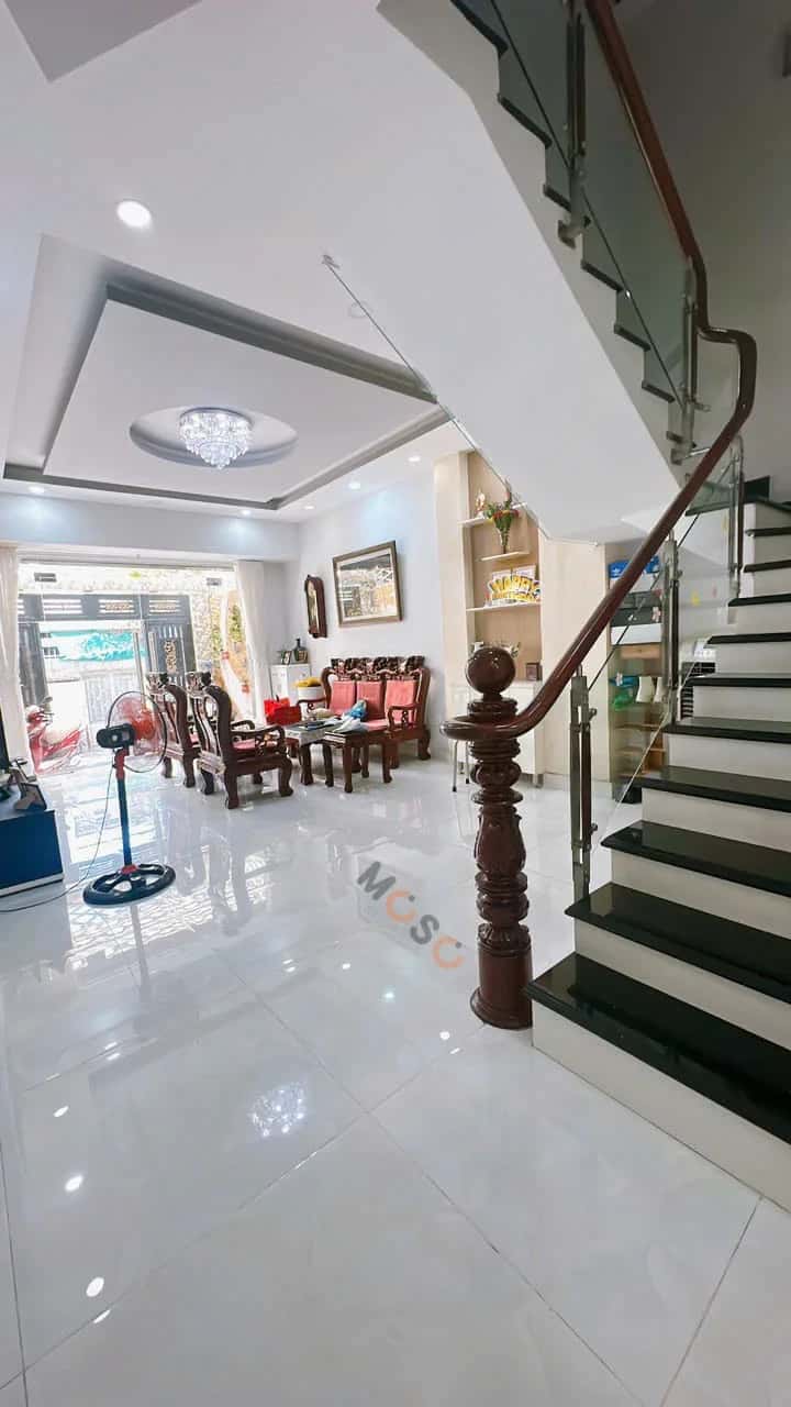Bán nhà hẻm 263/34 Xóm Chiếu Quận 4, TP.HCM – 4 phòng ngủ, giá 13.5 tỷ — Hình 2 Bán nhà hẻm 263/34 Xóm Chiếu Quận 4, TP.HCM – 4 phòng ngủ, giá 13.5 tỷ — Hình 2