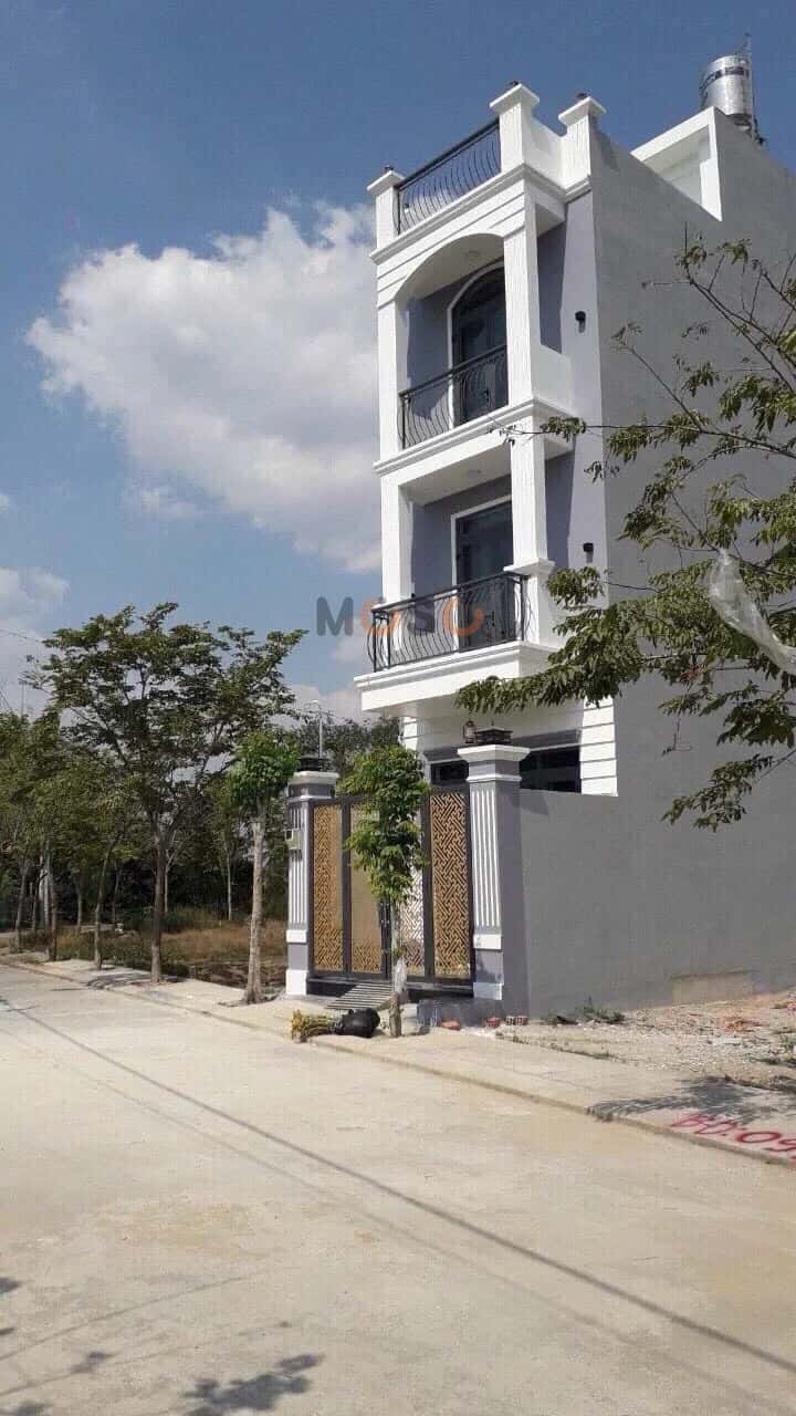 Bán nhà hẻm Lò Lu Thành phố Thủ Đức, TP.HCM – 4 phòng ngủ, giá 6.2 tỷ Bán nhà hẻm Lò Lu Thành phố Thủ Đức, TP.HCM – 4 phòng ngủ, giá 6.2 tỷ