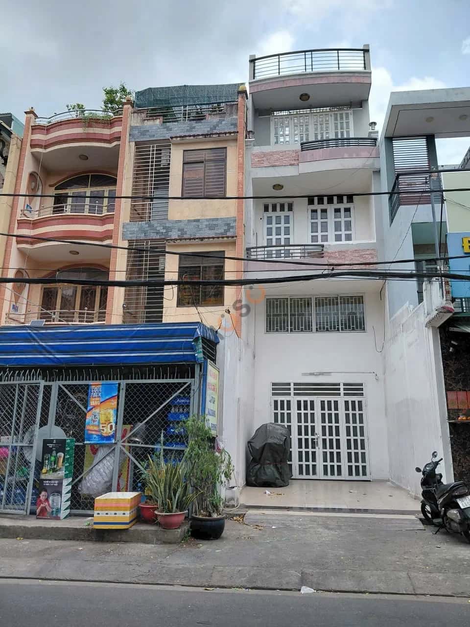 Bán nhà mặt tiền Đường Trịnh Đình Trọng Quận Tân Phú, TP.HCM – 4 phòng ngủ, giá 12.9 tỷ