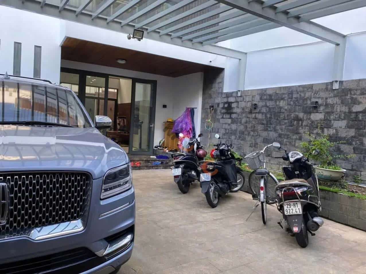 Bán nhà mặt tiền Hồ Biểu Chánh Quận Phú Nhuận, TP.HCM – 5 phòng ngủ, giá 69 tỷ — Hình 2 Bán nhà mặt tiền Hồ Biểu Chánh Quận Phú Nhuận, TP.HCM – 5 phòng ngủ, giá 69 tỷ — Hình 2