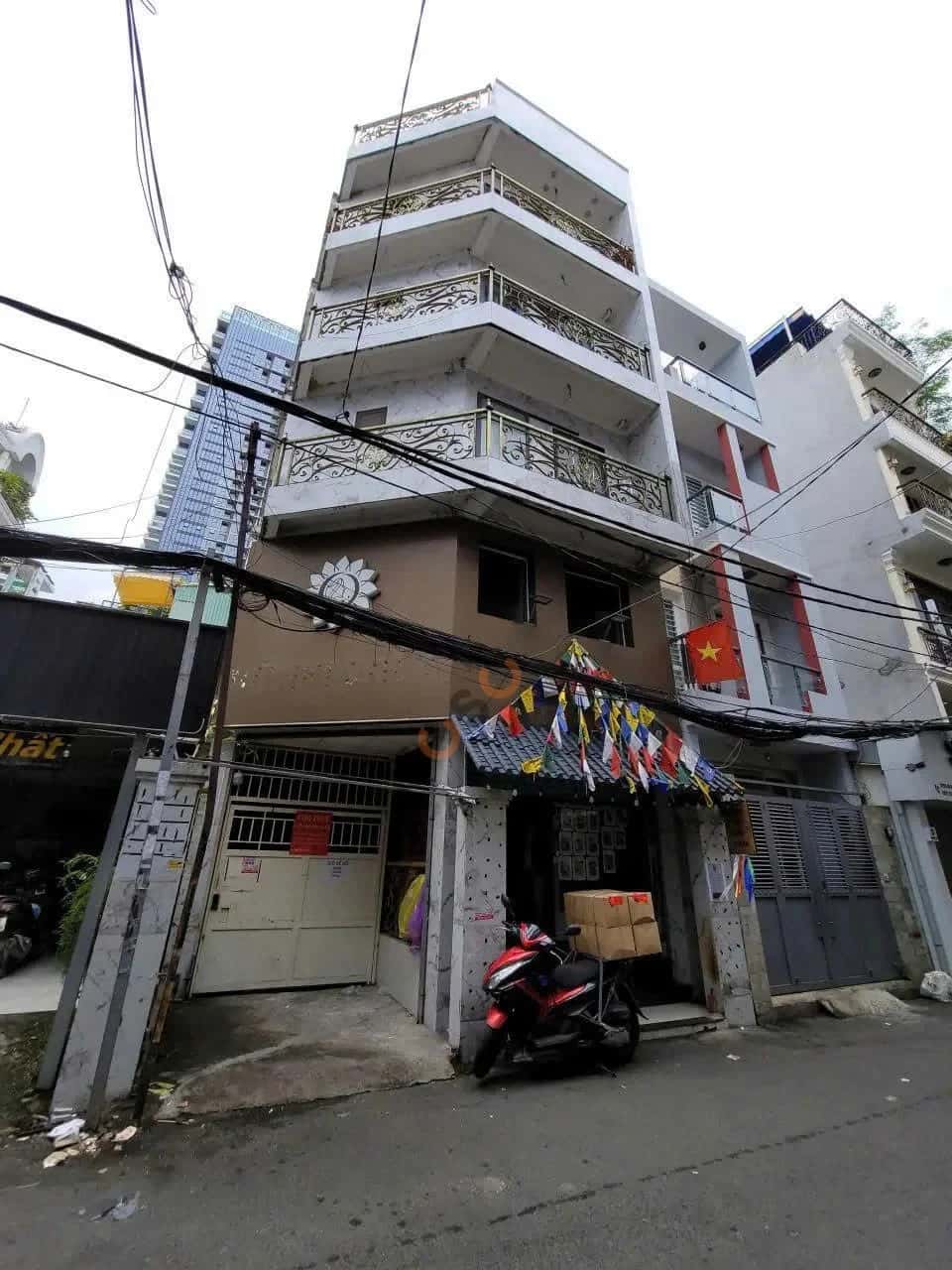 Bán nhà hẻm Nguyễn Trãi Quận 1, TP.HCM – 20 phòng ngủ, giá 68 tỷ Bán nhà hẻm Nguyễn Trãi Quận 1, TP.HCM – 20 phòng ngủ, giá 68 tỷ