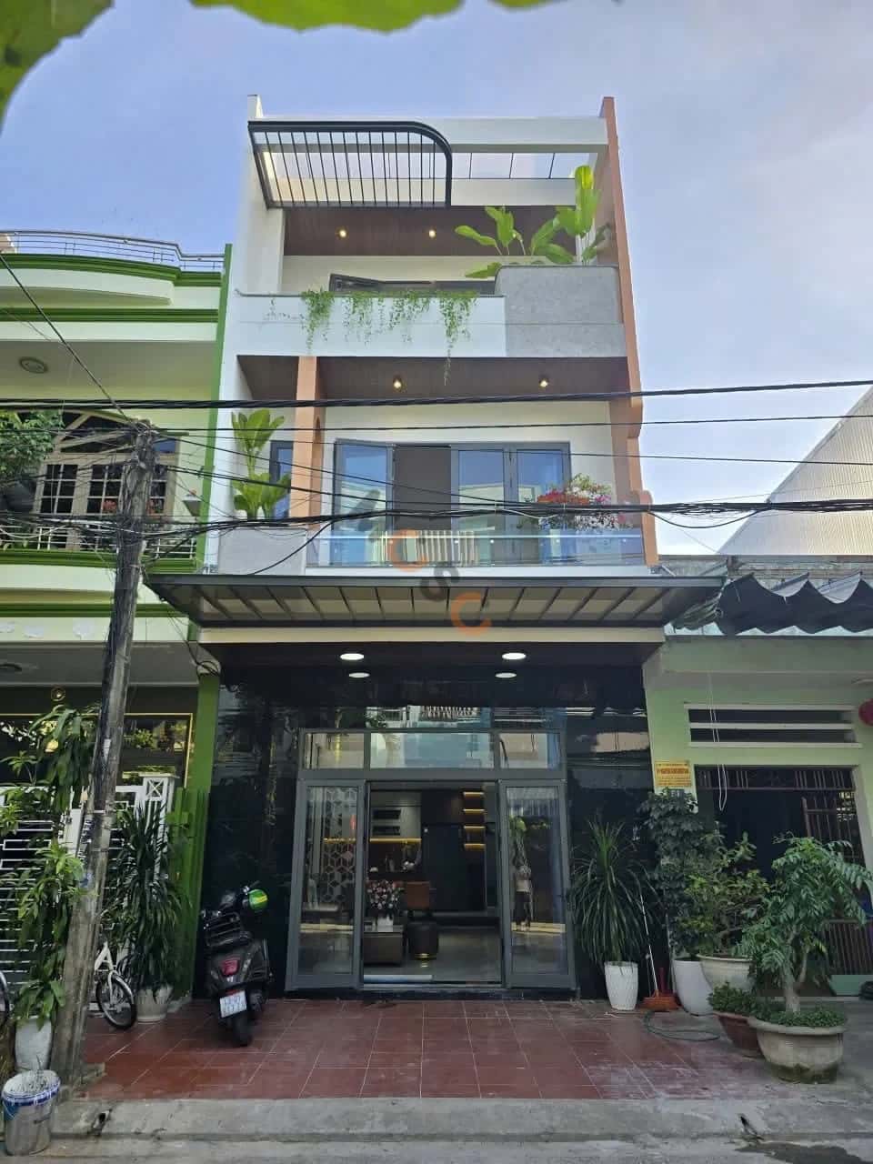 Bán nhà mặt tiền Lê Văn Sỹ Quận Liên Chiểu, TP. Đà Nẵng – 3 phòng ngủ, giá 6.7 tỷ Bán nhà mặt tiền Lê Văn Sỹ Quận Liên Chiểu, TP. Đà Nẵng – 3 phòng ngủ, giá 6.7 tỷ