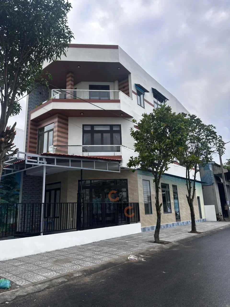 Bán nhà mặt tiền La Bông 2 Huyện Hòa Vang, TP. Đà Nẵng – 3 phòng ngủ, giá 4.8 tỷ — Hình 2 Bán nhà mặt tiền La Bông 2 Huyện Hòa Vang, TP. Đà Nẵng – 3 phòng ngủ, giá 4.8 tỷ — Hình 2